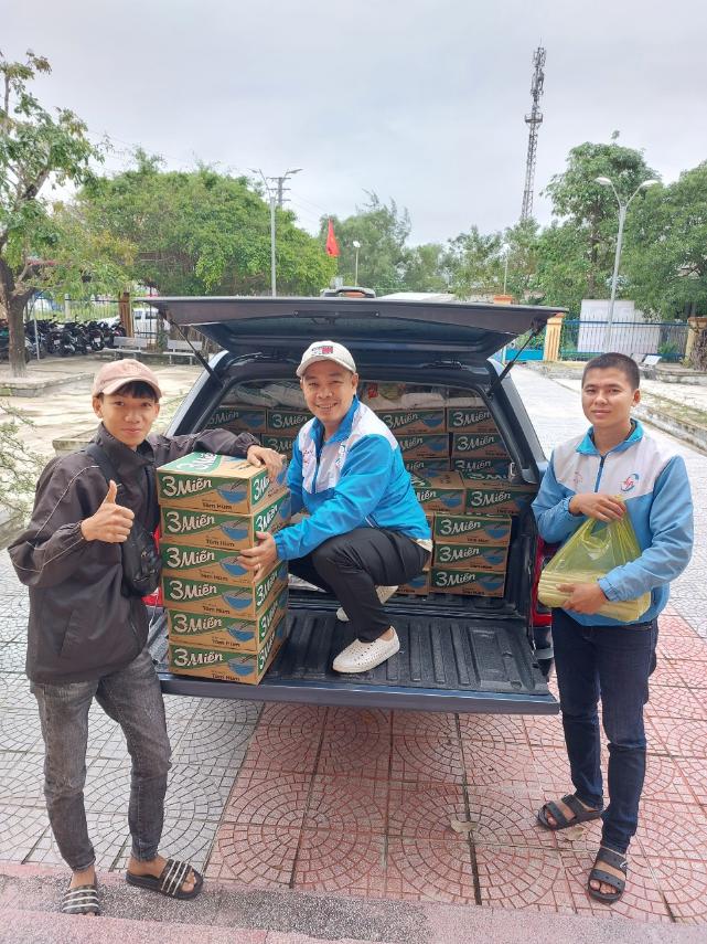 Hướng về miền Trung thân yêu - trao quà tại Giang Hải, Phú Lộc, TT Huế (21/10/2022)